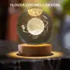 Sarı Işıklı Dekoratif Cam Küre Kız Figürlü Ahşap Standlı