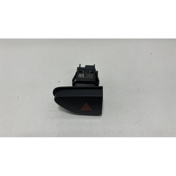 Dörtlü Flaşör Düğmesi Renault Clio 4 Captur Dacia Duster 252907372R ORJİNAL