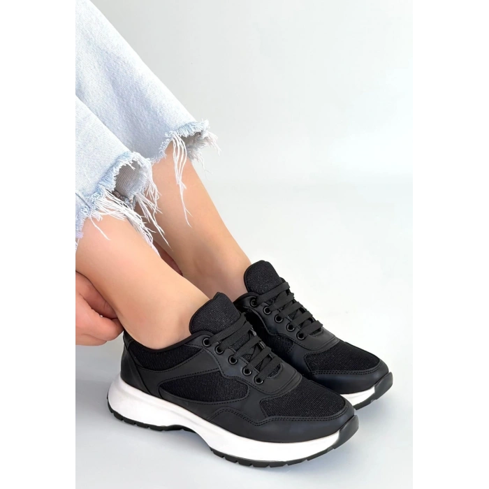 Slar Siyah Cilt Simli Bağcıklı Spor Ayakkabı