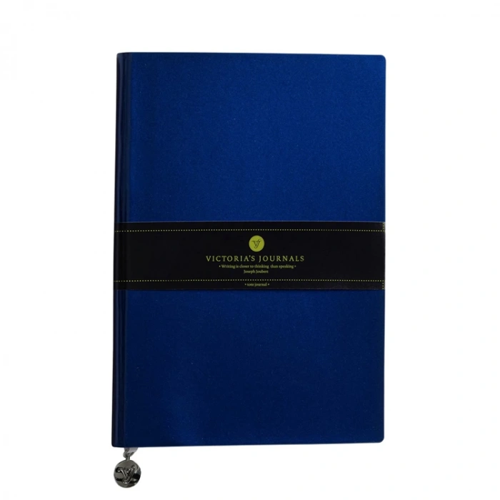VICTORIAS JOURNALS 1074 SMYTH RUGAN ESNEK KAPAK 14.8x21cm 80gr. 96YP. ÇİZGİLİ DEFTER MAVİ