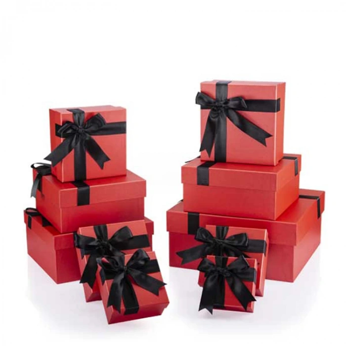 GIPTA MY RED KARE HEDİYE KUTUSU BX76240 F 180x180x95 mm