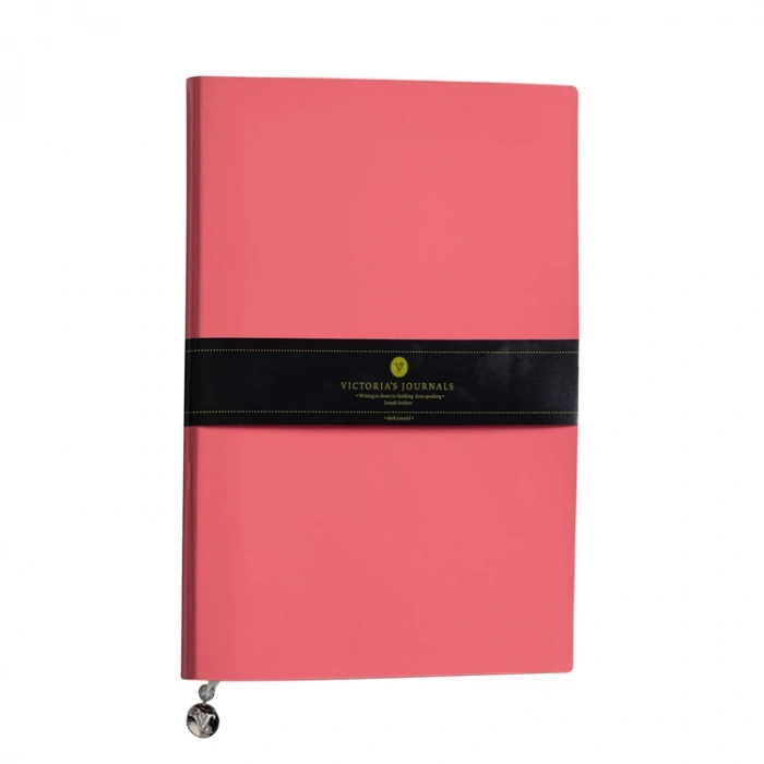 VICTORIAS JOURNALS 1076 SMYTH RUGAN ESNEK KAPAK 14.8x21cm 80gr. 96YP. ÇİZGİLİ DEFTER MERCAN
