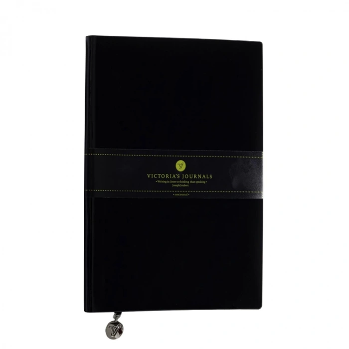 VICTORIAS JOURNALS 1073 SMYTH RUGAN ESNEK KAPAK 14.8x21cm 80gr. 96YP. ÇİZGİLİ DEFTER SİYAH