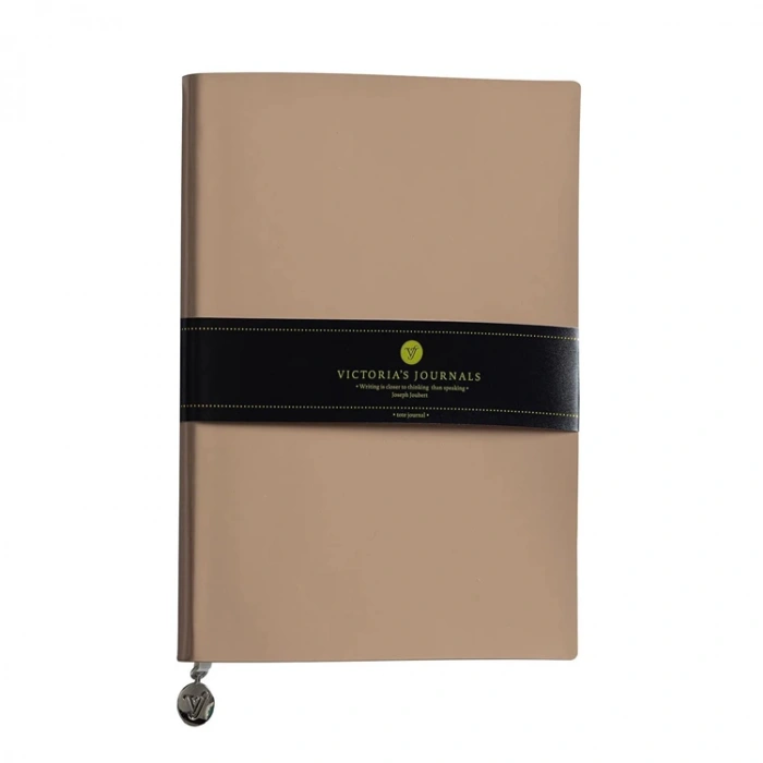 VICTORIAS JOURNALS 1078 SMYTH RUGAN ESNEK KAPAK 14.8x21cm 80gr. 96YP. ÇİZGİLİ DEFTER BEJ