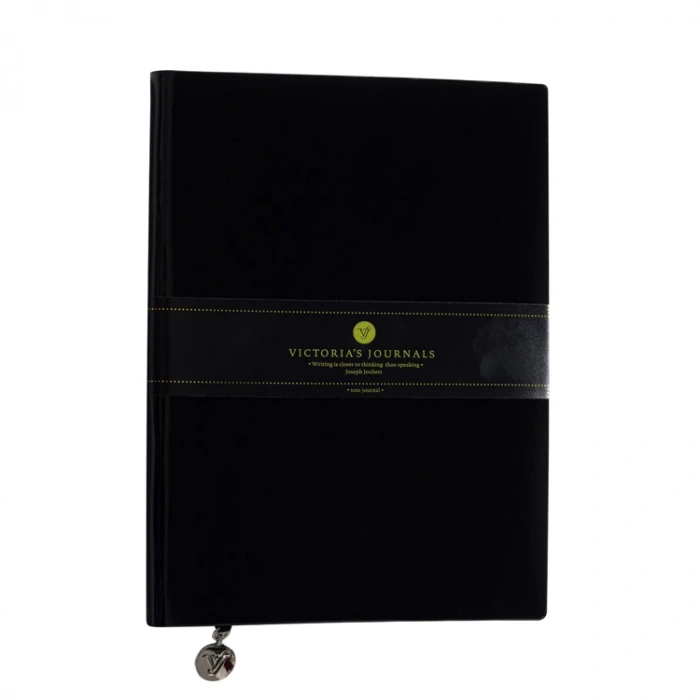 VICTORIAS JOURNALS 1079 SMYTH RUGAN ESNEK KAPAK 19x25cm 80gr. 96YP. ÇİZGİLİ DEFTER SİYAH