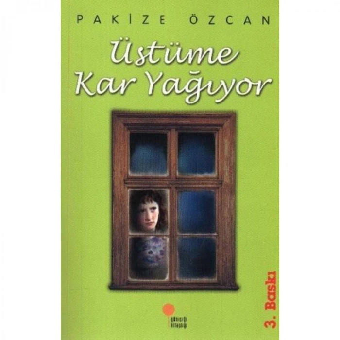 ÜSTÜME KAR YAĞIYOR