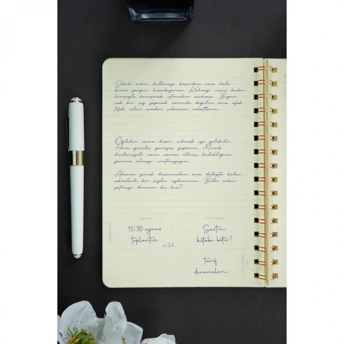 VICTORIAS JOURNALS 1617 VEGAN DERİ ESNEK KAPAK A5 100gr. 128YP. PLANLAYICI ÇİZGİLİ DEFTER ROSE GOLD