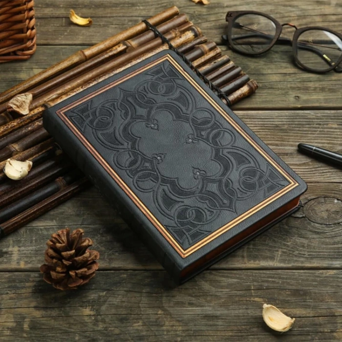 VICTORIAS JOURNALS 1178 VINTAGE OLD BOOK SİYAH 14X20cm 160YP. ÇİZGİLİ DEFTER