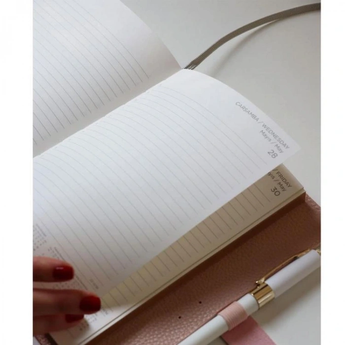 VICTORIAS JOURNALS 124-1458 14X20,5 EXCLUSIVE GÜNLÜK AJANDA A5 - PUDRA PEMBE