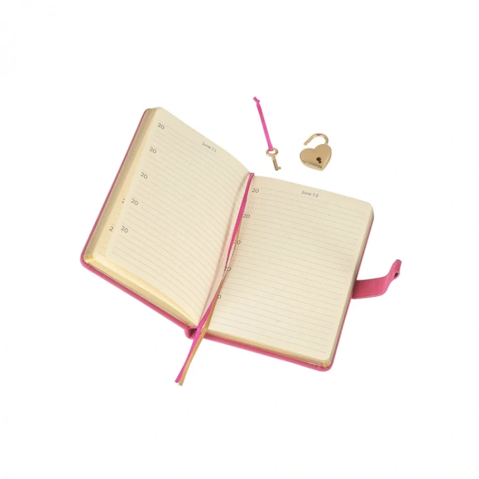 VICTORIAS JOURNALS 5520 HUSH HUSH KİLİTLİ TARİHSİZ 5 YILLIK AJANDA 11.3x16.3 ÇİZGİLİ DEFTER FUŞYA