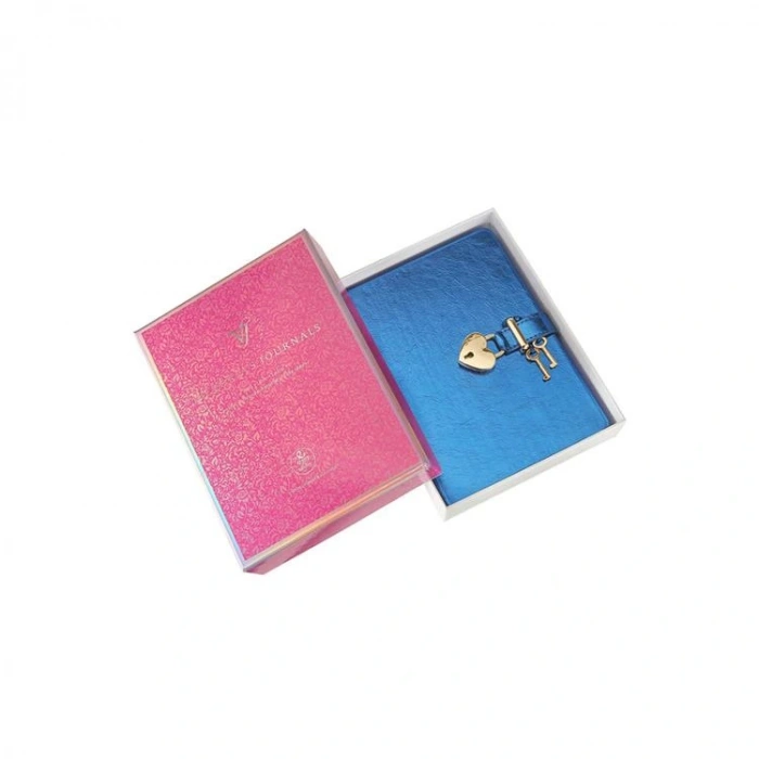 VICTORIAS JOURNALS 4402 13x18cm 80gr.160YP. HUSH-HUSH KUTULU KİLİTLİ ÇİZGİSİZ DEFTER METALİK MAVİ