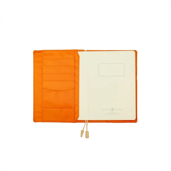 VICTORIAS JOURNALS 9104 COPELLE PRESS KİT 14.8x21cm 100gr. 80YP. ÇİZGİLİ DEFTER BEJ