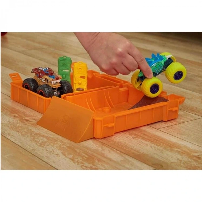 MATTEL HXT04  HOTWHEELS MONSTER TRUCKS TAŞINABİLİR ARAÇLI OYUN SETİ  4+