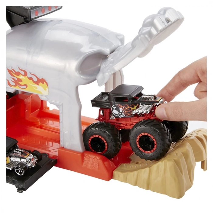 MATTEL GKY01/ GKY02 HOT WHEELS MONSTER TRUCKS FIRLATICILI OYUN SETİ