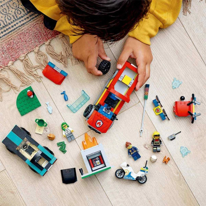 LEGO CITY 60319 İTFAİYE KURTARMA OPERASYONU VE POLİS TAKİBİ