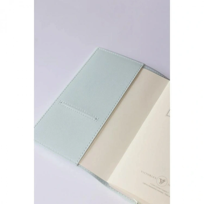 VICTORIAS JOURNALS 1061 KUTULU KİTAP AYRAÇLI 13X18 80gr.192 SYF. ÇİZGİLİ DEFTER YEŞİL