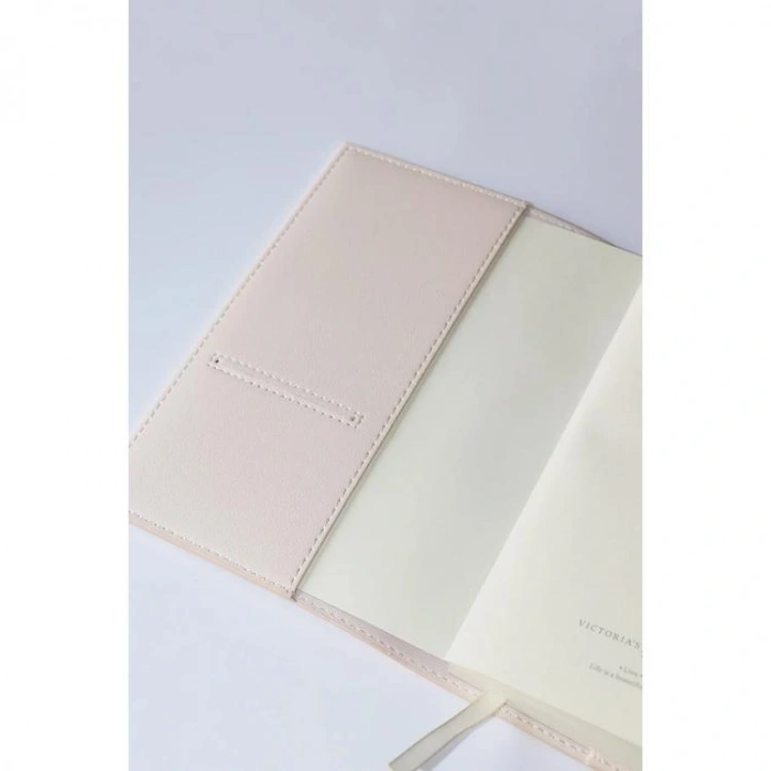 VICTORIAS JOURNALS 1060 KUTULU KİTAP AYRAÇLI 13X18 80gr.192 SYF. ÇİZGİLİ DEFTER BEJ