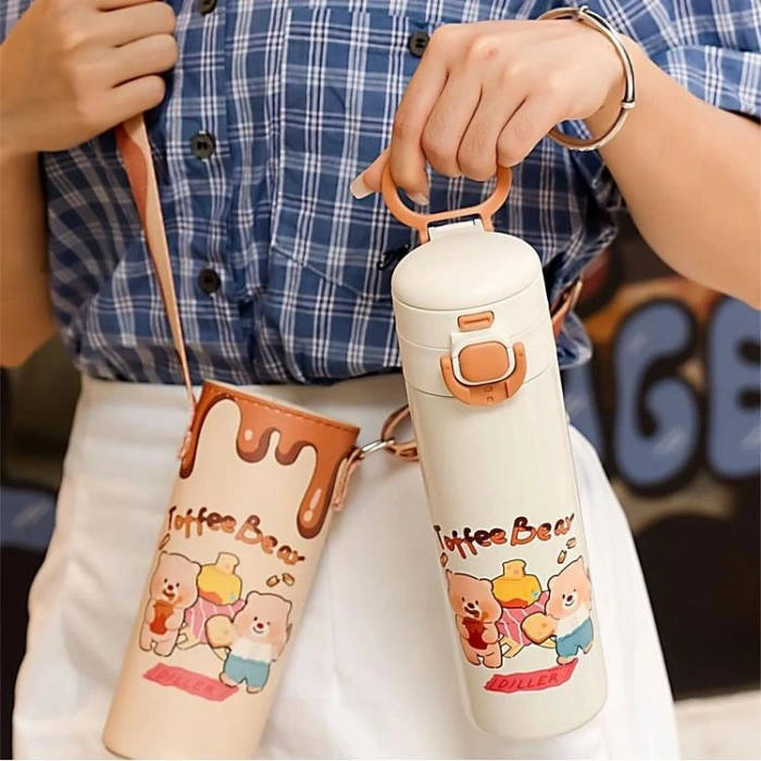 VAGONLİFE DILLER TOFFEE BEAR DESENLİ ÇELİK TERMOS/MATARA ÇİFT KAPAKLI PİPETLİ/PİPETSİZ KULLANIM D9260 600ML - BROWN