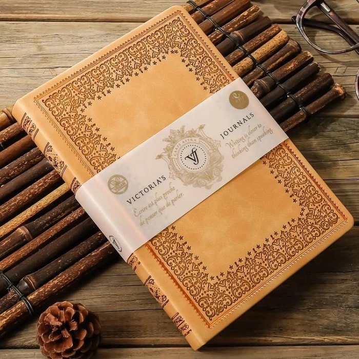 VICTORIAS JOURNALS 125-2233 VINTAGE OLD BOOK 14x20cm 80gr.160YP. ÇİZGİLİ DEFTER KAHVERENGİ