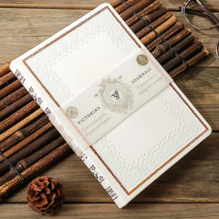 VICTORIAS JOURNALS 125-2234 VINTAGE OLD BOOK 14x20cm 80gr.160YP. ÇİZGİLİ DEFTER BEYAZ