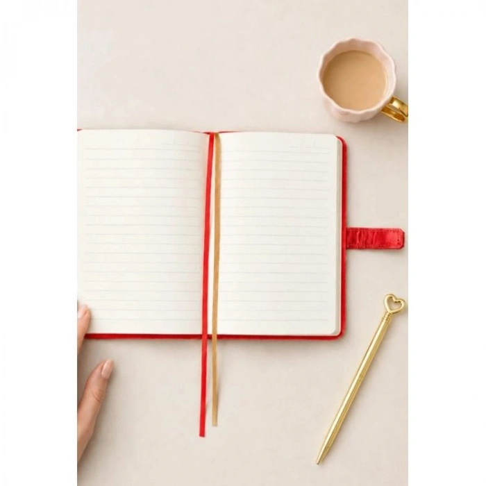 VICTORIAS JOURNALS 126-2752 HUSH HUSH KİLİTLİ KUTULU VE KALEMLİ 100gr.192YP.ÇİZGİLİ DEFTER  - KIRMIZI