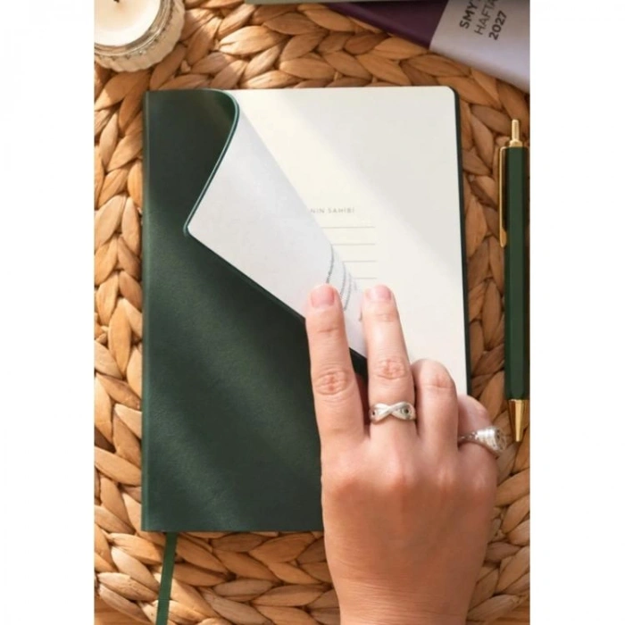 VICTORIAS JOURNALS 226-2325 14x20,5 cm A5 SMYTH ESNEK KAPAK GÜMÜŞ YALDIZ KENAR HAFTALIK AJANDA - PETROL YEŞİLİ