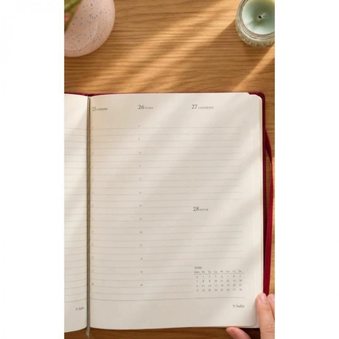VICTORIAS JOURNALS 226-2301 19X25 A4 CLASSIC SERT KAPAK CEPLİ LASTİKLİ HAFTALIK AJANDA - SİYAH