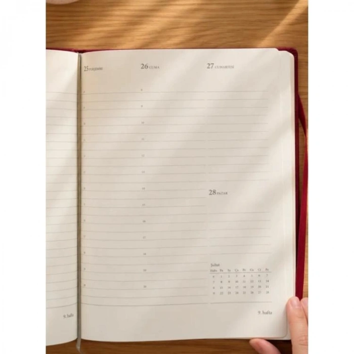 VICTORIAS JOURNALS 226-2303 19X25 A4 CLASSIC SERT KAPAK CEPLİ LASTİKLİ HAFTALIK AJANDA - KIRMIZI