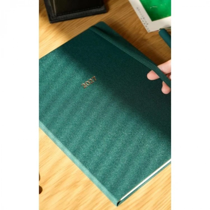 VICTORIAS JOURNALS 226-2304 19X25 A4 CLASSIC SERT KAPAK CEPLİ LASTİKLİ HAFTALIK AJANDA - YEŞİL