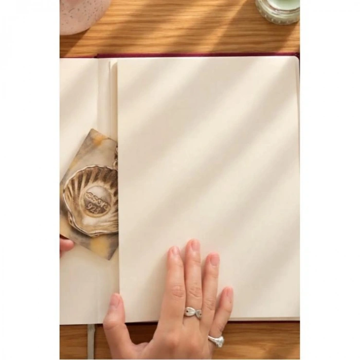 VICTORIAS JOURNALS 226-2304 19X25 A4 CLASSIC SERT KAPAK CEPLİ LASTİKLİ HAFTALIK AJANDA - YEŞİL
