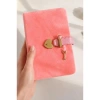 VICTORIAS JOURNALS 126-2753 HUSH HUSH KİLİTLİ KUTULU VE KALEMLİ 100gr.192YP.ÇİZGİLİ DEFTER  - PEMBE