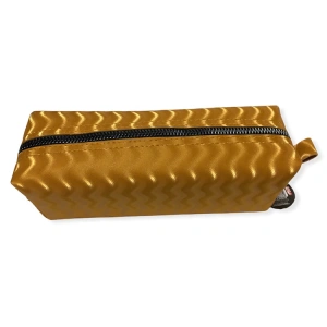 BEAR&DEAR BÜYÜK BOY SUNİ DERİ DALGALI DESEN KALEM ÇANTASI -HARDAL