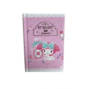 VICTORIAS JOURNALS 525-1992 HELLO KITTY AND FRIEDNS A7 SERT KAPAK  GÜNLÜK AJANDA 80 GR. 368 SAYFA  - PEMBE