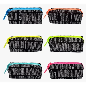 UNICUS UNCS-947 BİG ZİP SİYAH YAZI DESENLİ KALIN FERMUARLI TEK GÖZLÜ KALEM ÇANTASI