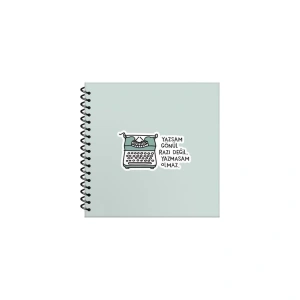 KESKİN HİSLİ ŞEYLER 16X15 SERT KAPAK ÇİZGİLİ SPRİALLİ STİCKERLİ DEFTER 50yp.- YAZSAN GÖNÜL RAZI DEĞİL YAZMASAM OLMAZ