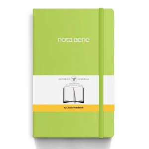 VICTORIAS JOURNALS NOTE BENE 9233 CLASSIC NOTEBOOK ESNEK KAPAK 13x21cm 70gr.400 SYF. ÇİZGİLİ DEFTER SARI