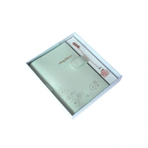 VICTORIAS JOURNALS 1061 KUTULU KİTAP AYRAÇLI 13X18 80gr.192 SYF. ÇİZGİLİ DEFTER YEŞİL