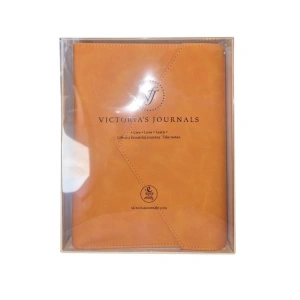 VICTORIAS JOURNALS MUSE 126-2726 KUTULU VEGAN DERİ A5 120 GR. 96 YP. DEĞİŞTİRİLEBİLEN İÇ ÇİZGİLİ ORGANİZER DEFTER TURUNCU