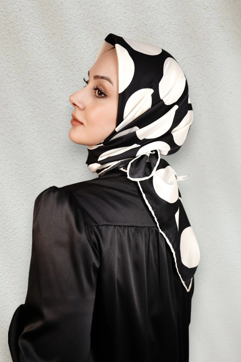 Siyah Beyaz Model Eşarp Tivil Kumaş - Puantiyeli Desen