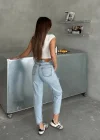 Kadın Yüksek Bel Mom Jean Yırtık Detaylı Buz Mavi Rahat Kesim Denim Pantolon