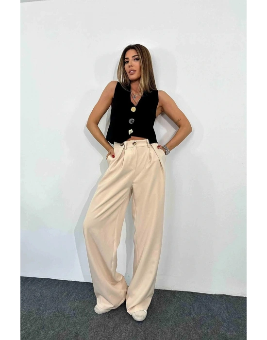 Siyah Yumoş Dokulu Tasarım Gold Düğme Detaylı Asimetrik Triko Yelek