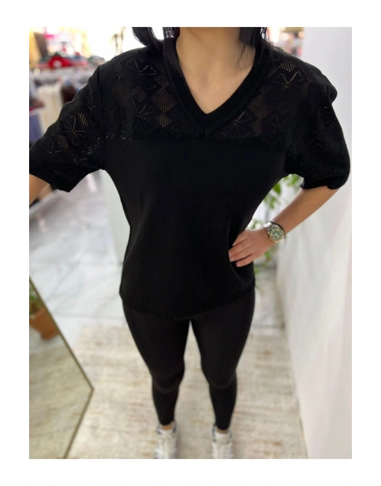 Kadın V Yaka Motifli Kısa Kol Triko T-Shırt