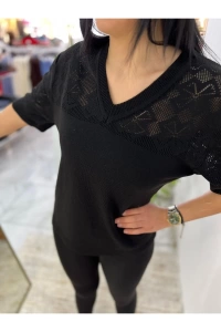 Ekru Yazı Ve İnci Detaylı Bluz