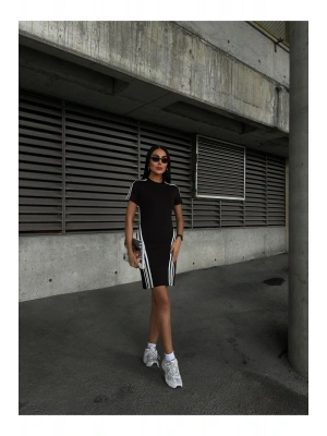 Kadın Sim Şerit Detaylı Kısa Kol Siyah Elbise