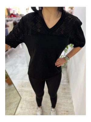 Kadın V Yaka Motifli Kısa Kol Triko T-Shırt