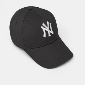 Karnas Unisex Koyu Gri Spor Şapka – Günlük Kombinlere Uyum Sağlayan Modern Baseball Cap