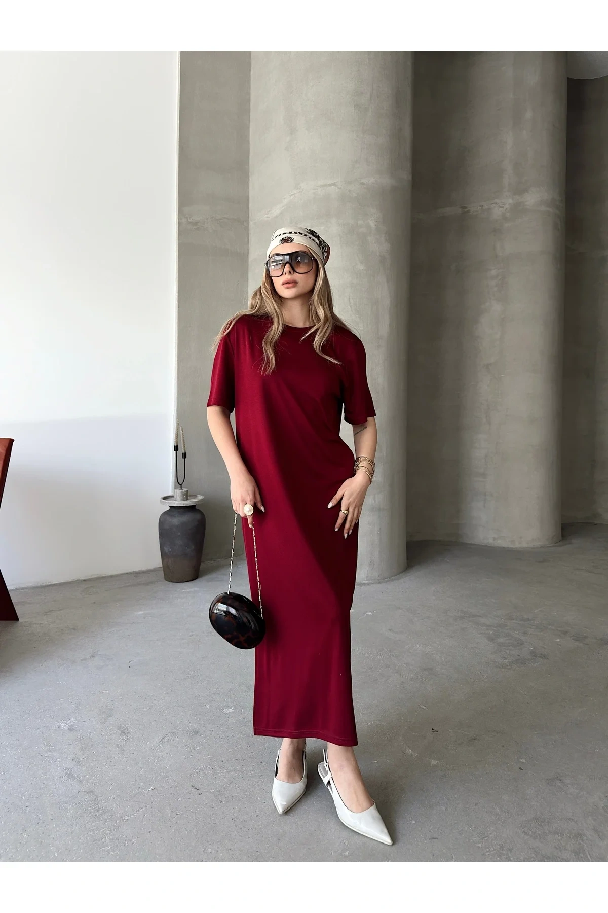 bysoca Kadın Bordo Bisiklet Yaka Kısa Kollu Yırtmaçlı Rahat Kalıp Modal Pike Kumaş Midi Elbise