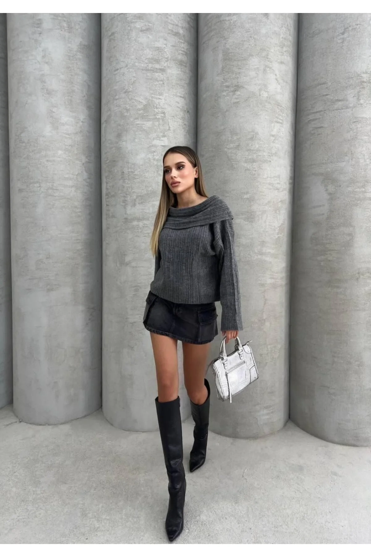 Kadın Gri Geniş Yaka Omzu Açık Fitilli Uzun Kollu Düşük Omuzlu Salaş Kışlık Triko Kazak