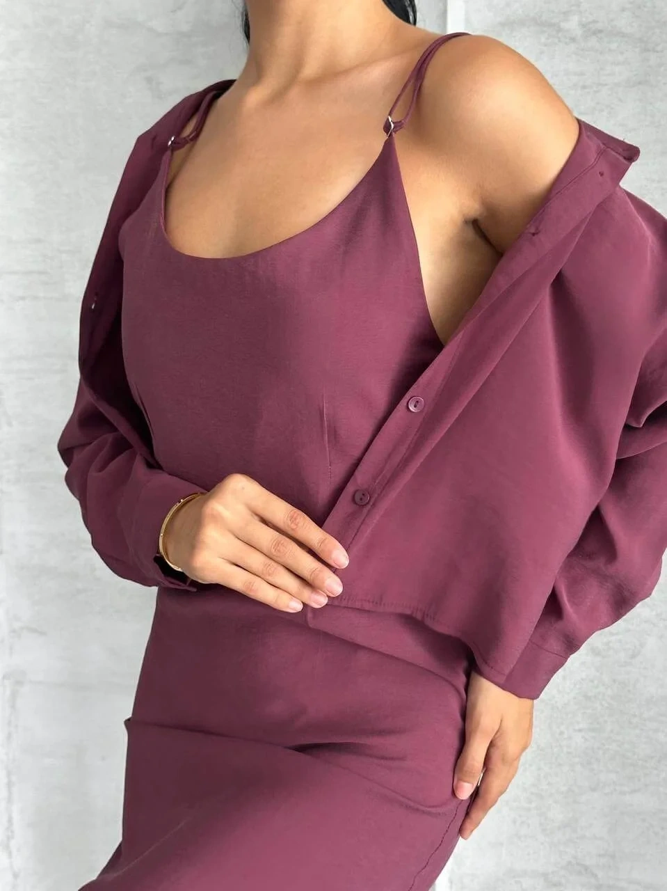 bysoca Kadın Mürdüm Dokuma Kumaş Crop Gömlek ve U Yaka İp Askılı Uzun Elbise İkili Takım