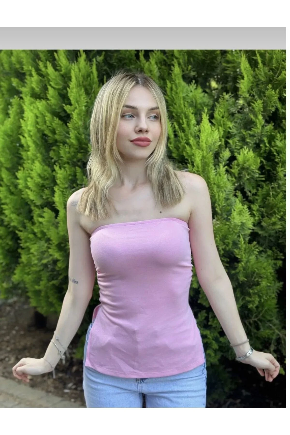 Kadın Pembe Straplez Yanları Yırtmaçlı ve Büzgülü Vücudu Saran Yazlık Tunik Bluz